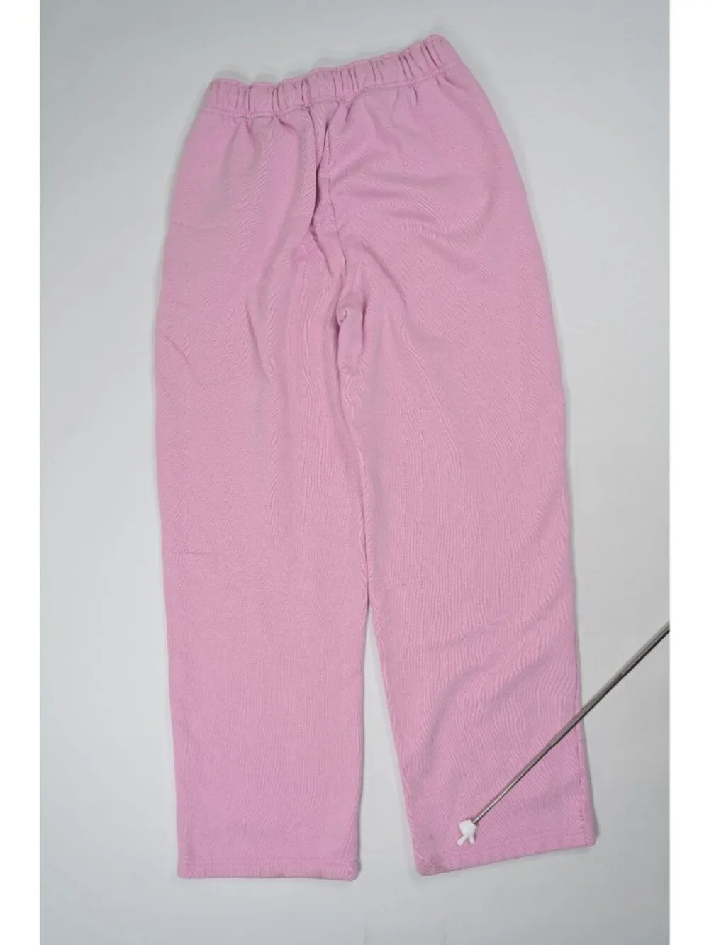 ALO Yoga Accolade Straight Leg Sweatpants in Candy Heart Pink